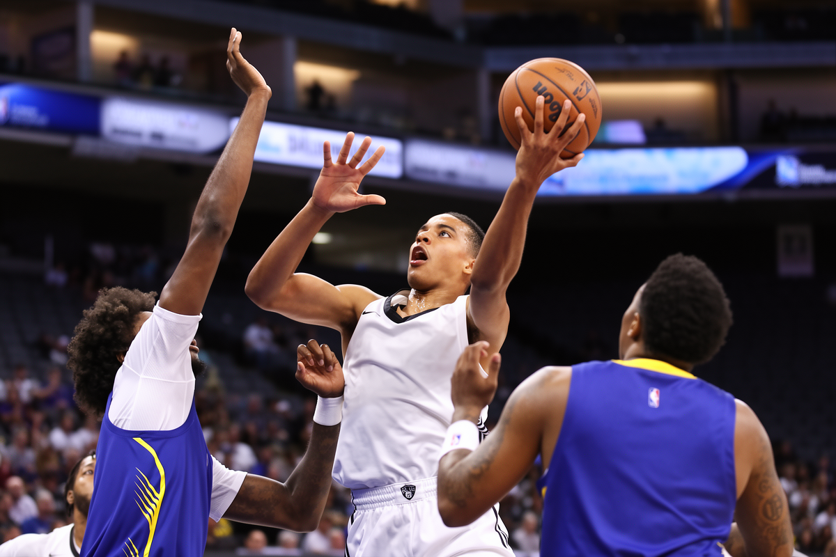 168体育app - 路易斯维尔新星米卡尔·布朗 Jr.：夏季联赛首秀绽放 NBA 梦想 - 168体育